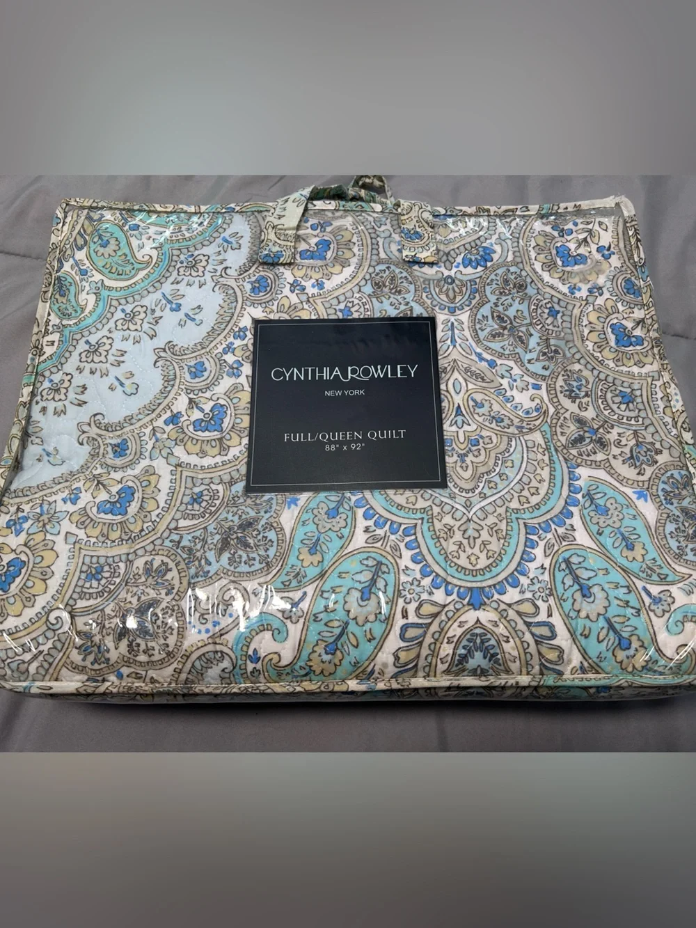 Cynthia Rowley Light Blur Paisley Full Queen Quilt Bedspread